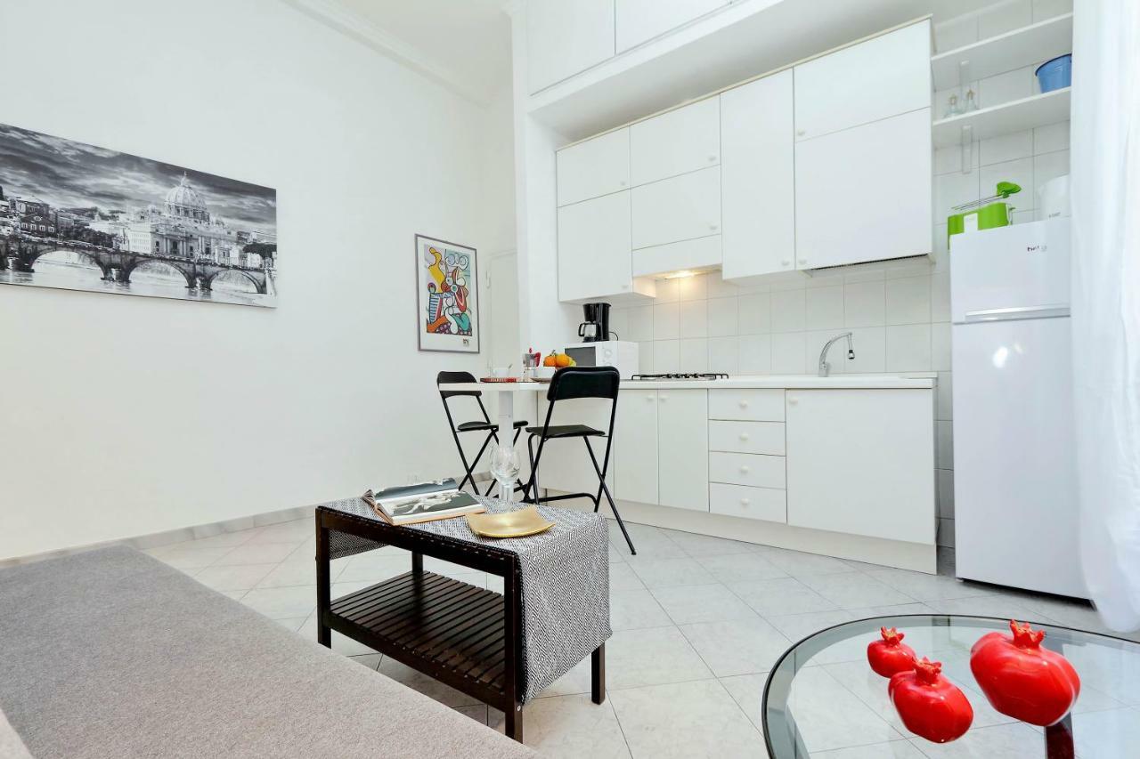 Lungaretta4 Appartement Rome Buitenkant foto