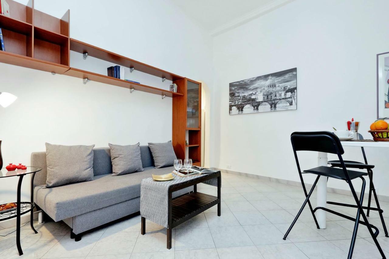 Lungaretta4 Appartement Rome Buitenkant foto